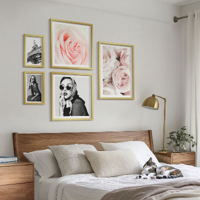 Sieninė paveikslų galerija Elegantiški rožių portretai