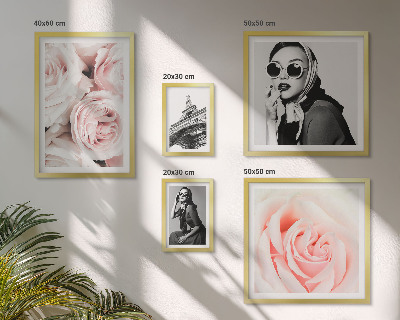 Sieninė paveikslų galerija Elegantiški rožių portretai