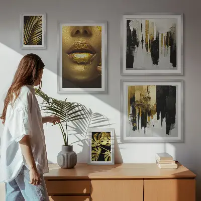 Sieninė paveikslų galerija su glamūrinio stiliaus augalų motyvais