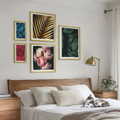 Augaliniai gėlių motyvai 5 paveikslų rinkinys su rėmais