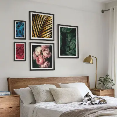 Augaliniai gėlių motyvai 5 paveikslų rinkinys su rėmais