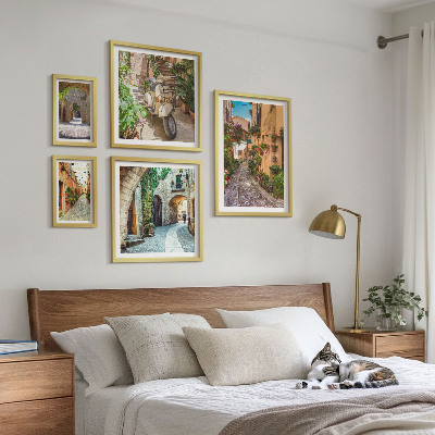 Paveikslų rinkinys miegamajam Žavingos gatvės su gėlėmis