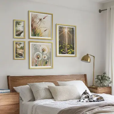 Sieninė paveikslų galerija su miško peizažais ir gamtos ramybės motyvais