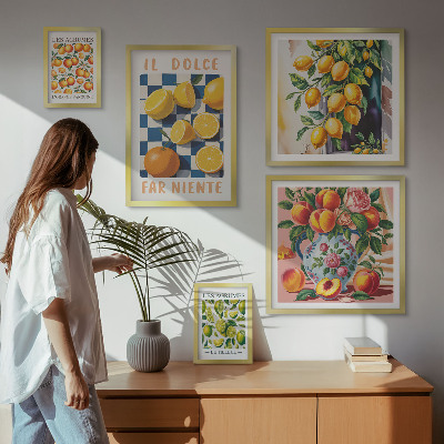 Sieninė paveikslų galerija Citrusinių vaisių retro virtuvėje