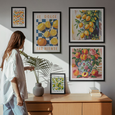 Sieninė paveikslų galerija Citrusinių vaisių retro virtuvėje