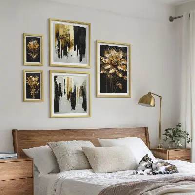 5 paveikslų rinkinys su rėmais gėlių motyvai su elegancijos ir modernumo dvelksmu