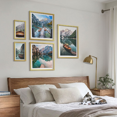 Sieninė paveikslų galerija Ramūs ežerai, mediniai laiveliai