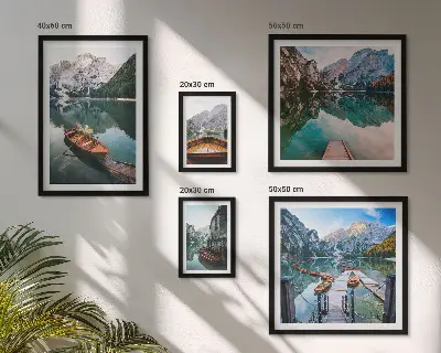 Sienų paveikslų galerija ramūs ežerai su mediniais laiveliais