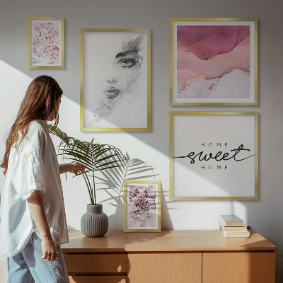 Sieninė paveikslų galerija Moterų portretai, gėlės, pastelė