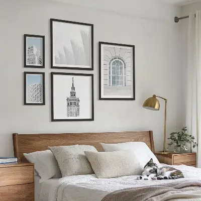 Paveikslų rinkinys miegamajam modernus architektūrinis minimalizmas