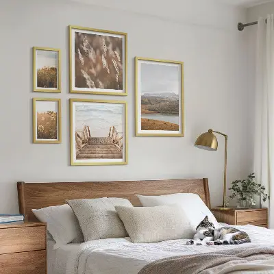 Sieninė paveikslų galerija ežero kraštovaizdis