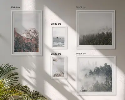 Sieninė paveikslų galerija su kalnų, miškų ir debesų peizažais
