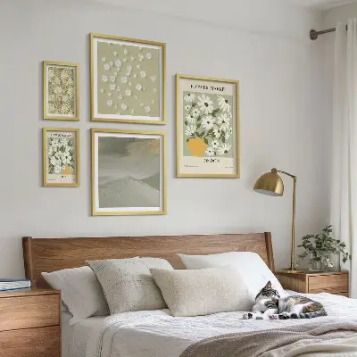5 paveikslų rinkinys gėlių miesto motyvų su rėmais