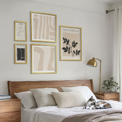 Paveikslų rinkinys miegamajam Stilinga abstrakti augalų grafika