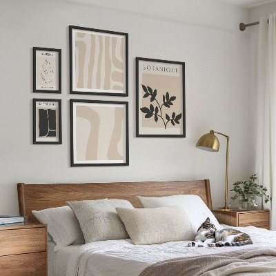 Paveikslų rinkinys miegamajam Stilinga abstrakti augalų grafika