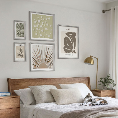 Paveikslų rinkinys miegamajam Stilinga abstrakti augalų grafika