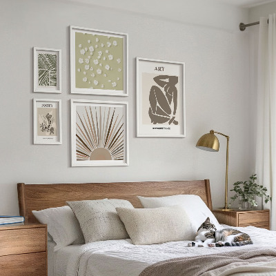 Paveikslų rinkinys miegamajam Stilinga abstrakti augalų grafika