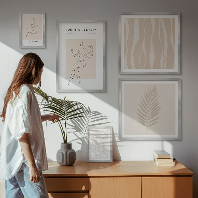Sieninė paveikslų galerija Stilinga moterų ir augalų grafika