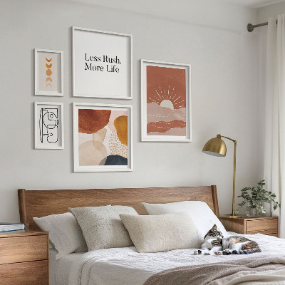 Paveikslų rinkinys miegamajam Stilinga abstrakti saulės grafika