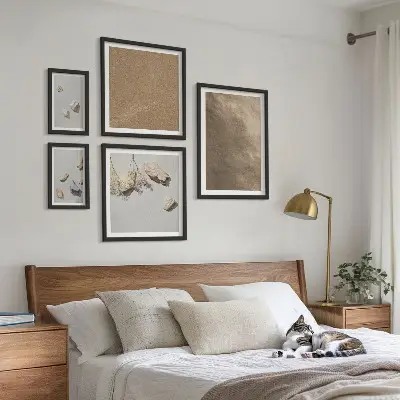 Sieninė paveikslų galerija akmenų paplūdimio natūrali struktūra