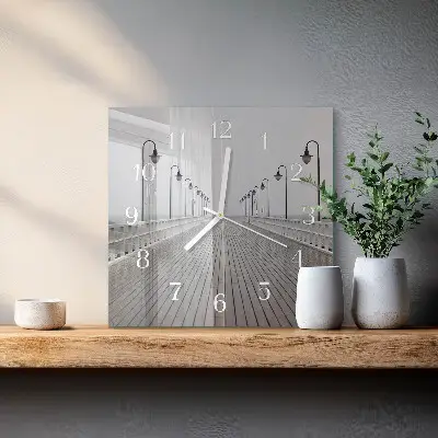 Kvadratinis laikrodis iš stiklo Pirsas