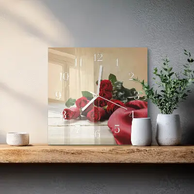 Kvadratinis laikrodis iš stiklo Rožės