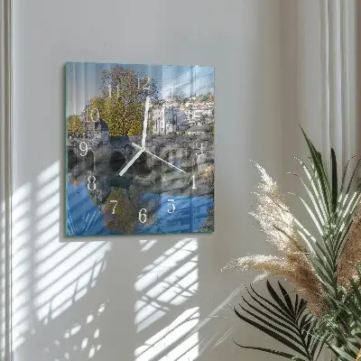 Kvadratinis stiklo laikrodis Tiltas