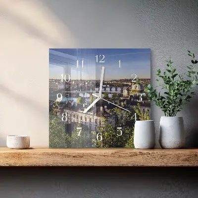 Kvadratinis laikrodis iš stiklo Praha