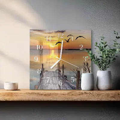 Kvadratinis laikrodis iš stiklo Ežero tiltas