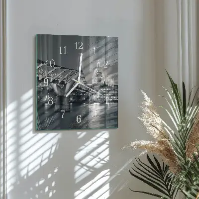 Kvadratinis laikrodis iš stiklo Horizontas