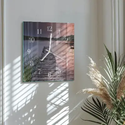 Kvadratinis laikrodis iš stiklo Tiltas