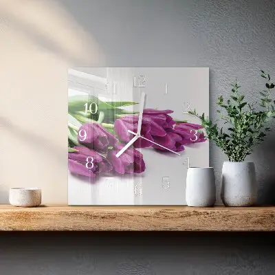 Kvadratinis laikrodis iš stiklo Tulpės