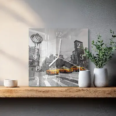 Kvadratinis laikrodis iš stiklo Taksi