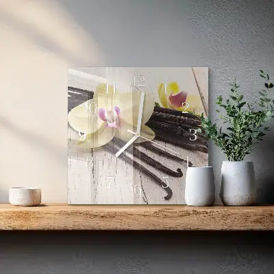 Kvadratinis laikrodis iš stiklo Vanilė