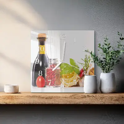 Kvadratinis laikrodis iš stiklo Makaronai