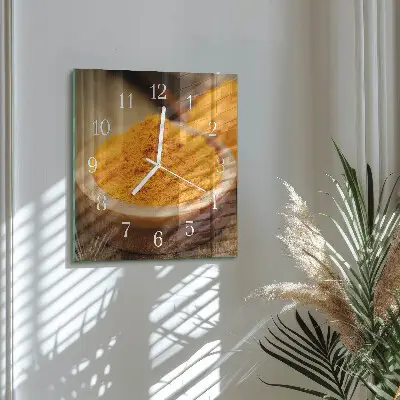 Kvadratinis laikrodis iš stiklo Ciberžolė