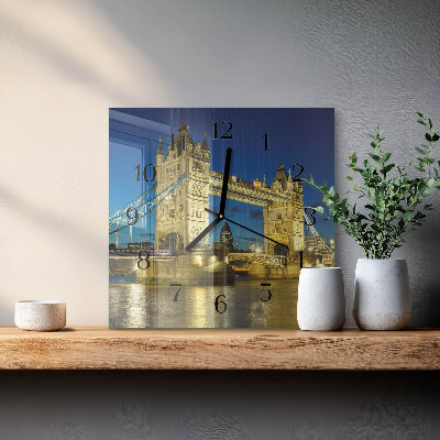 Kvadratinis sieninis laikrodis Londono tiltas