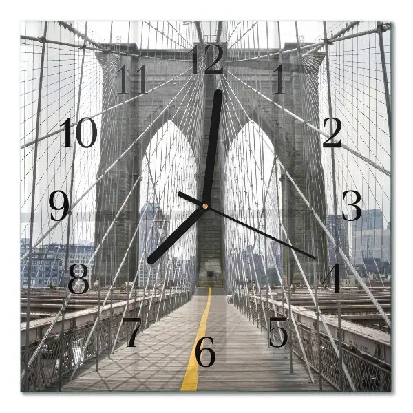 Kvadratinis sieninis laikrodis Bruklino tiltas