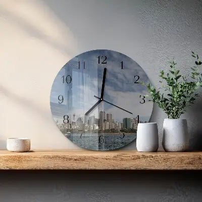 Apvalus laikrodis iš stiklo Miestas