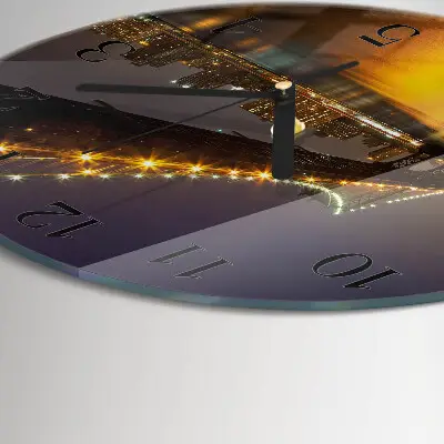 Apvalus laikrodis iš stiklo Tiltas horizonte