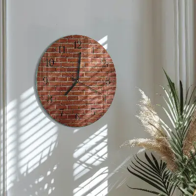 Apvalus laikrodis iš stiklo Plytų siena