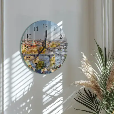 Apvalus laikrodis iš stiklo Praha