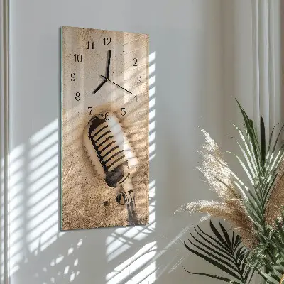 Vertikalus sieninis laikrodis Mikrofonas